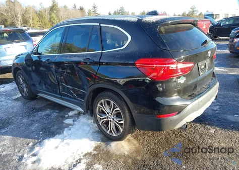 2017 BMW X1 xDrive28I z USA, uszkodzony, nr VIN WBXHT3C30H5F71445